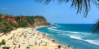 Có một bãi biển mang tên Arambol tuyệt vời như thế tại Ấn Độ